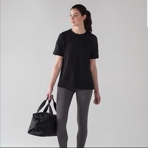 Lululemon cut Above Tee Black size 8